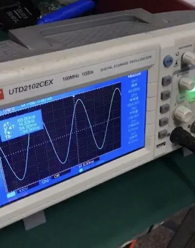 Преобразователь напряжения, инвертор автомобильный 2000W LVYUAN, 12/220 чистая синусоида id_2394 фото