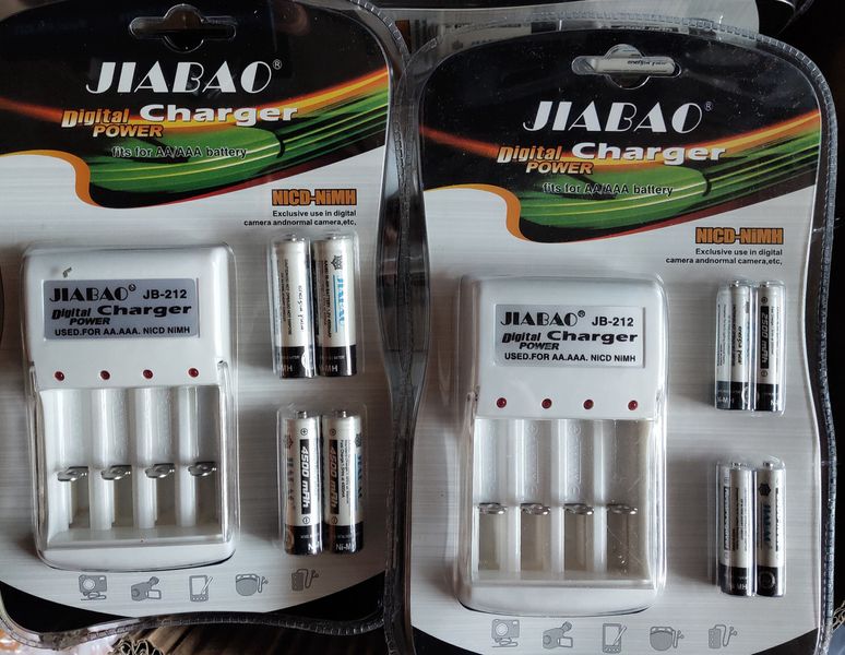 Зарядное JIABAO JB-212 + аккумуляторы 4шт 4500mAh АА пальчик 557569828 фото